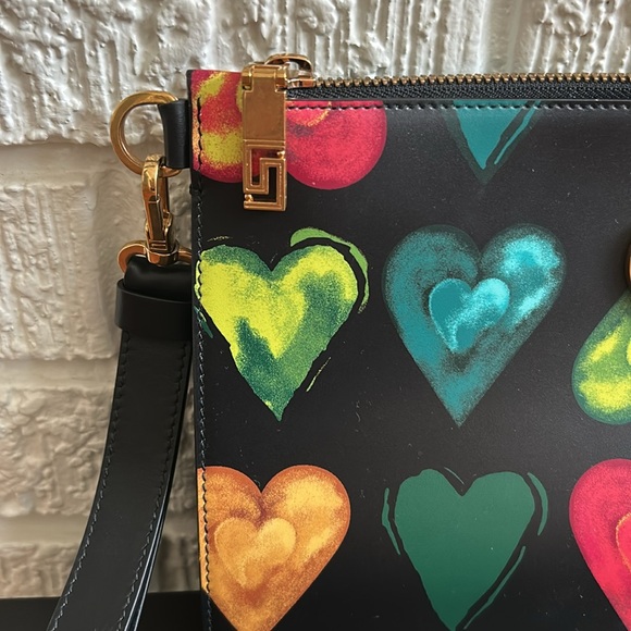 Versace-NWT Black Multicolor Heart print Medusa clutch/crossbody - Picture 4 of 9